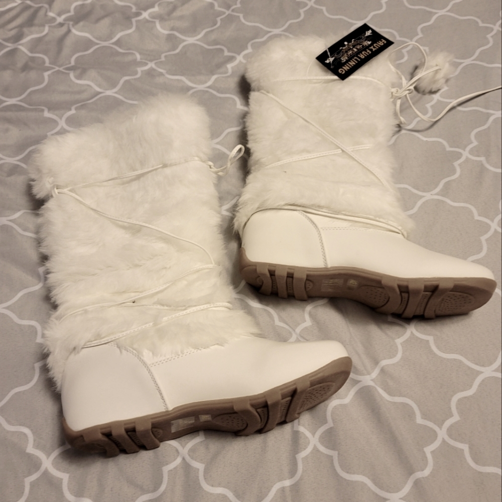 Size 7 snow boots